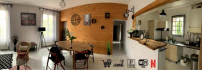 Sweet Home Company- Grand Appart- Centre Blois- Parking Privé- Fibre